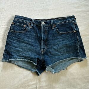 Levi’s High Rise Denim Shorts - Size 32
